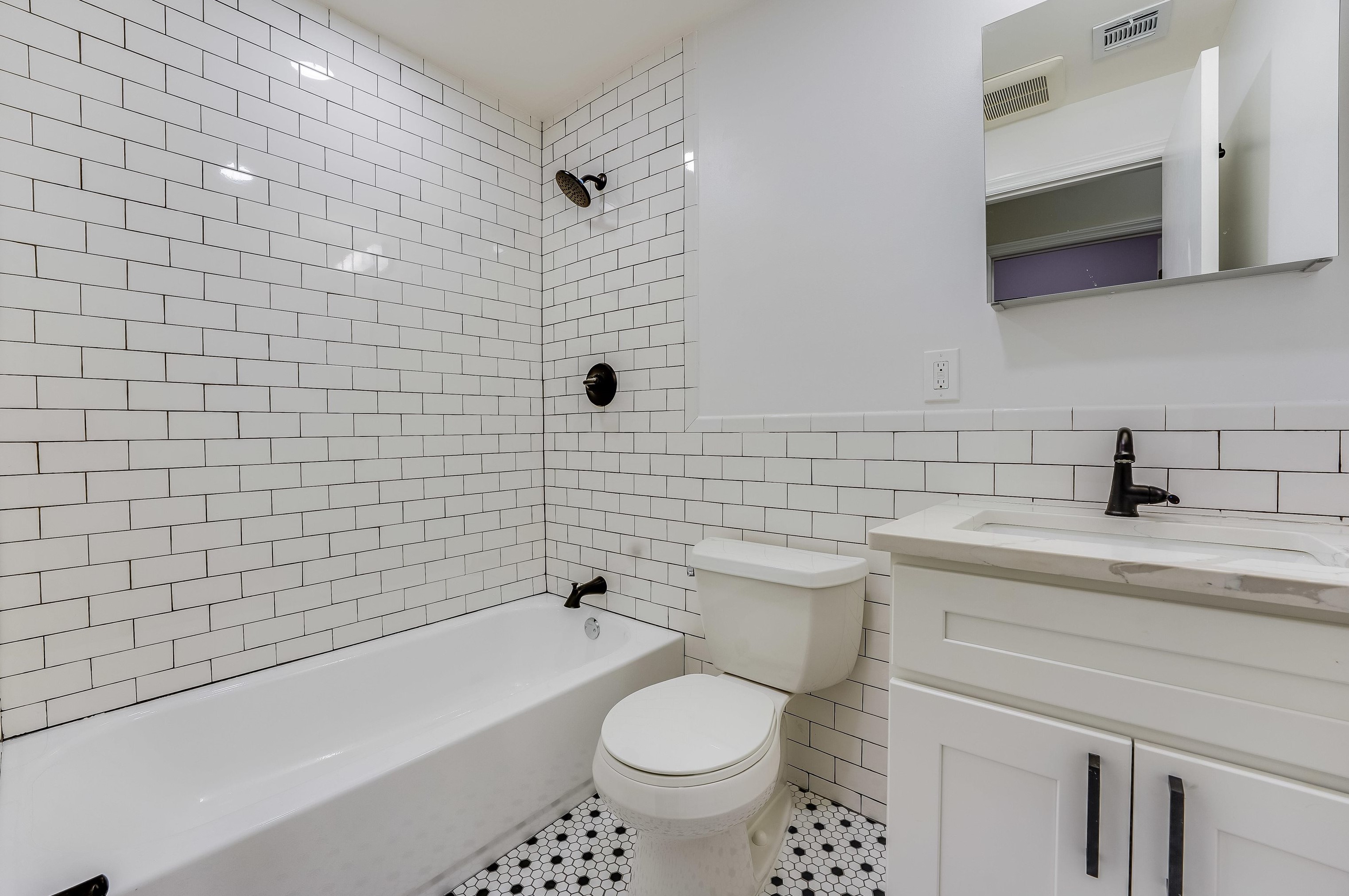 172 Mallory Ave, Jersey City NJ  07304-1218 exterior