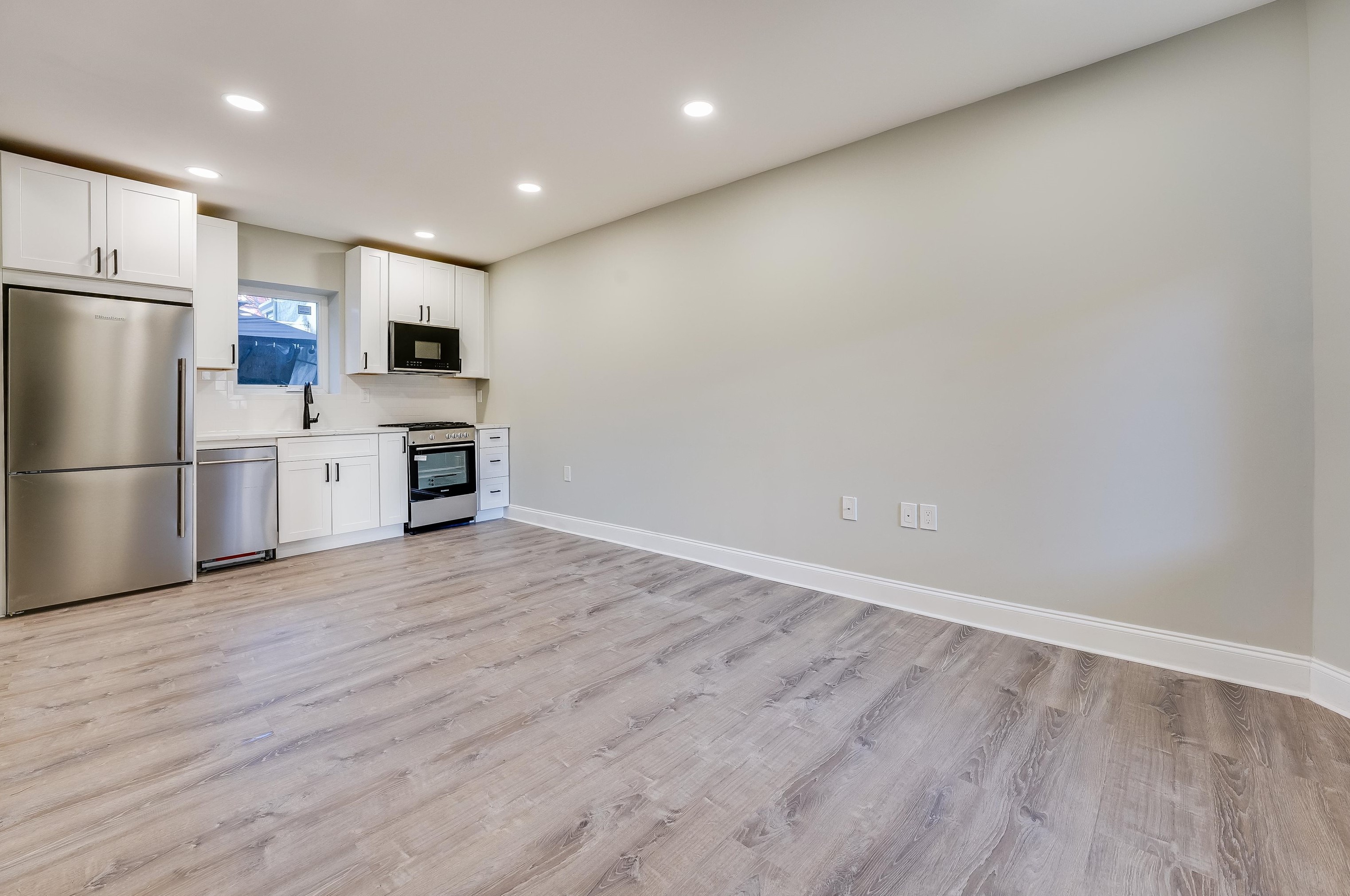 172 Mallory Ave, Jersey City NJ  07304-1218 exterior