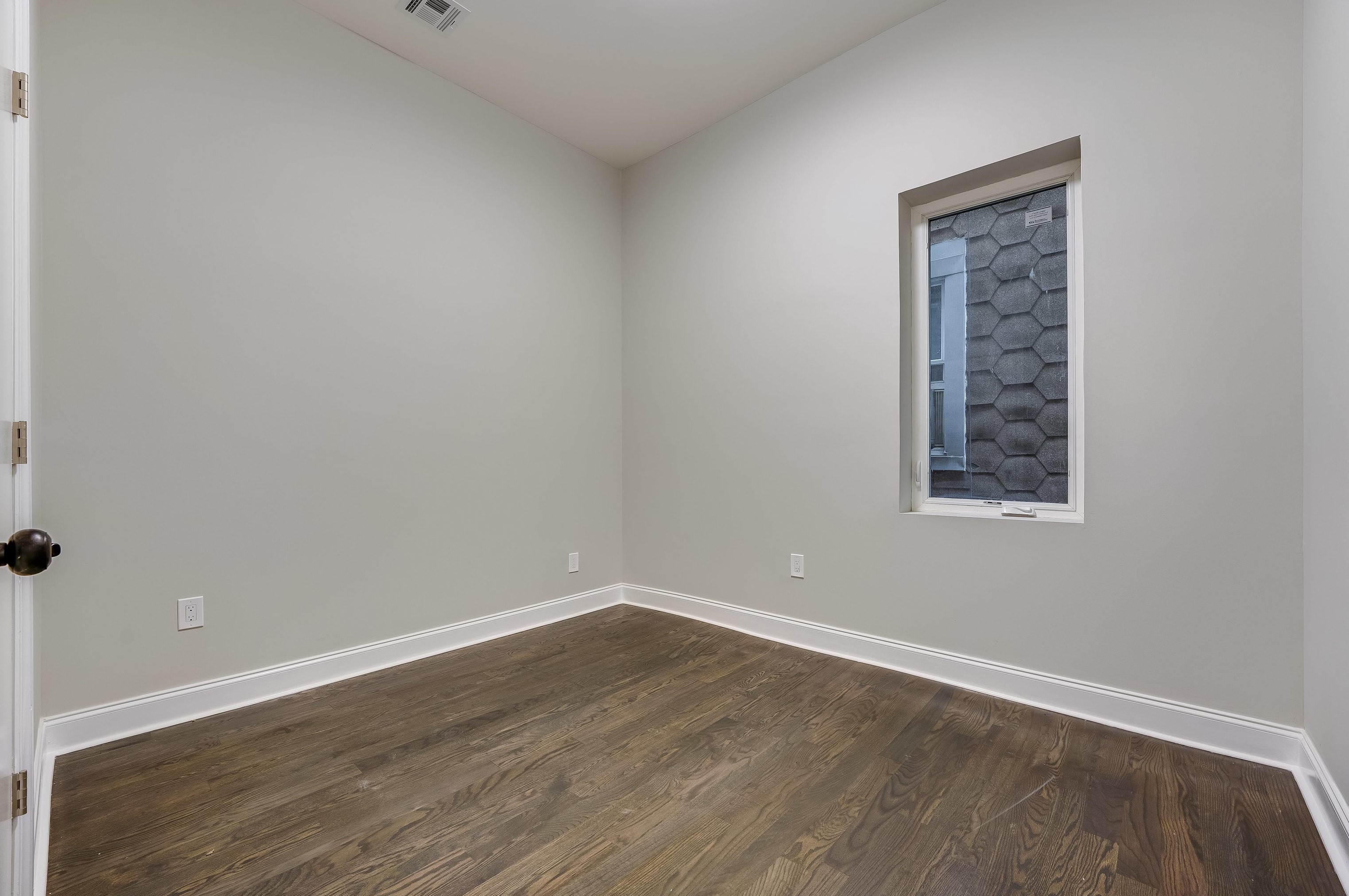 172 Mallory Ave, Jersey City NJ  07304-1218 exterior