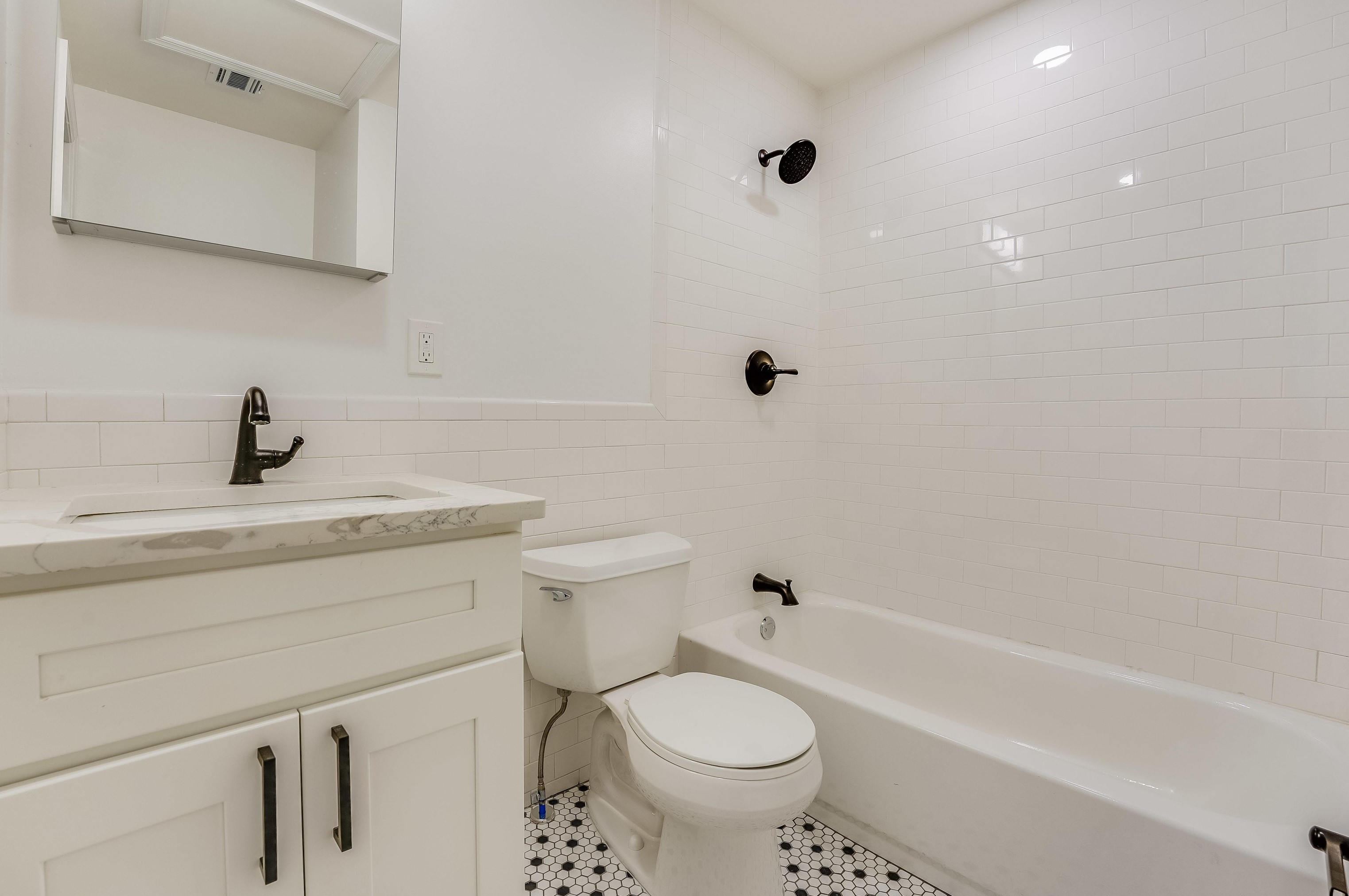 172 Mallory Ave, Jersey City NJ  07304-1218 exterior