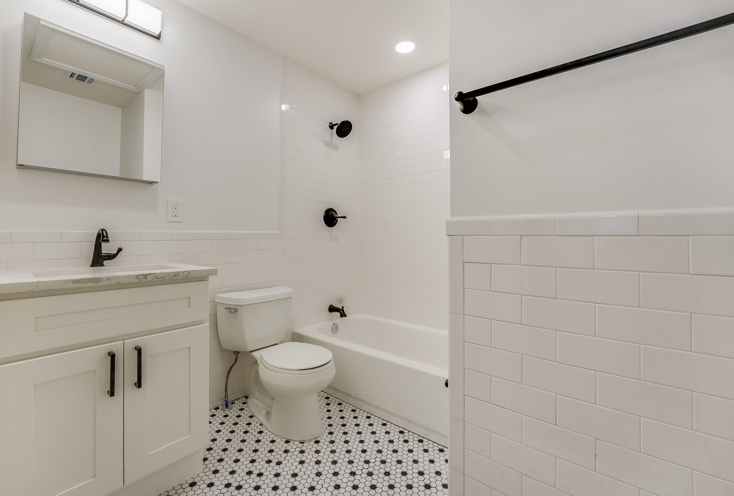 172 Mallory Ave, Jersey City NJ  07304-1218 exterior