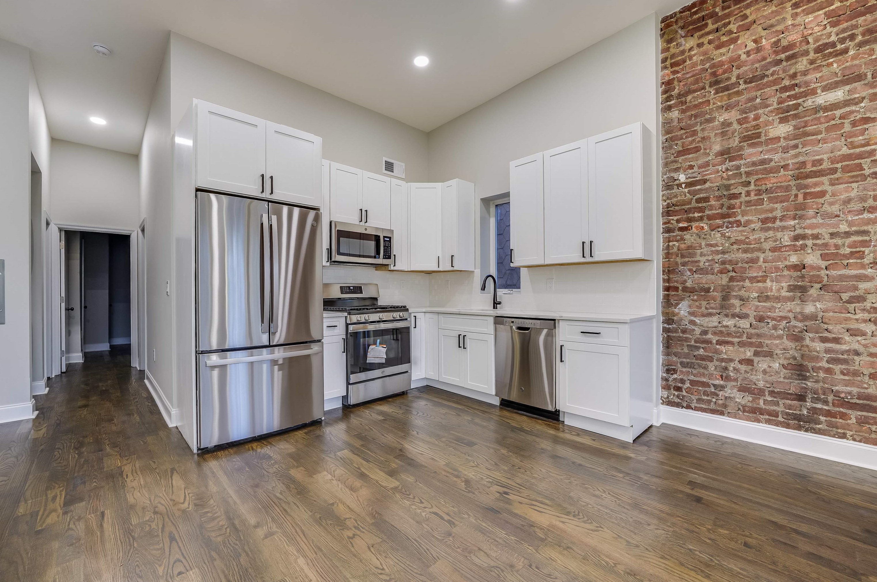 172 Mallory Ave, Jersey City NJ  07304-1218 exterior