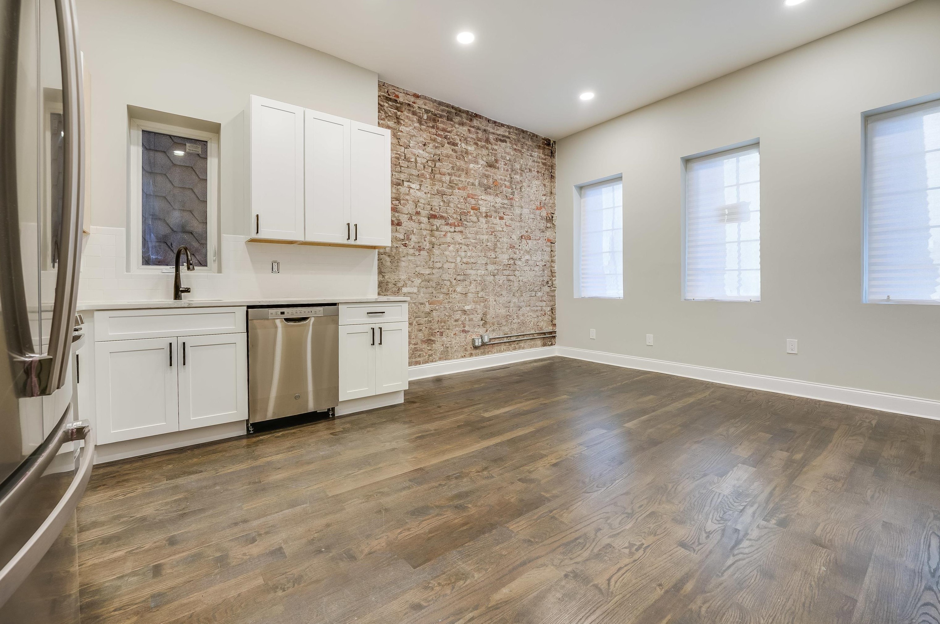 172 Mallory Ave, Jersey City NJ  07304-1218 exterior