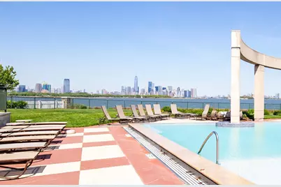 201 Shearwater Ct West #33, Jersey City, NJ 07305 - Photo 20