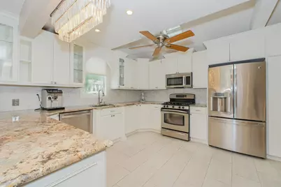 122 Village Circle East, Paramus, NJ 07652 - Photo 16