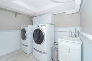 122 Village Cir E, Paramus, NJ 07652 - Photo 32