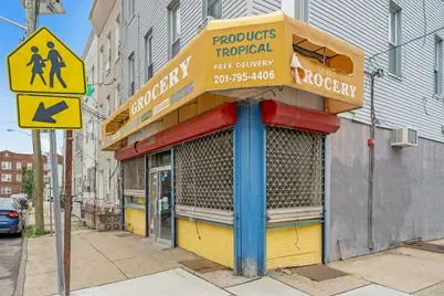 63 Hutton St, Jersey City, NJ 07307 - Photo 12