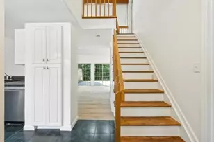 206 Ash Ct, South Brunswick Township, NJ 08852 - Photo 4