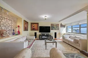 7002 Blvd E, Guttenberg, NJ 07093 - Photo 10