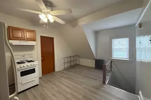 347 Avenue C, Bayonne, NJ 07002 - Photo 2