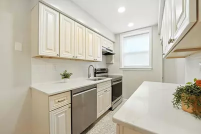 214 Avenue A #A4, Bayonne, NJ 07002 - Photo 8