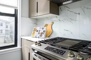 70 Bowers St, Jersey City, NJ 07307 - Photo 4