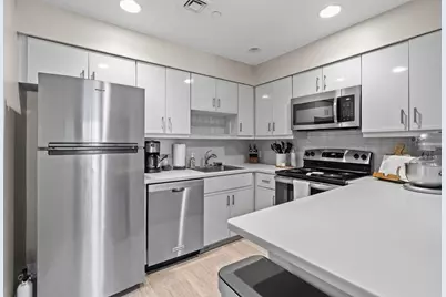 100 Shearwater Ct East #31, Jersey City, NJ 07305 - Photo 6