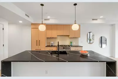 139 Christopher Columbus Dr #601, Jersey City, NJ 07302 - Photo 8