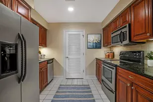 102 Shearwater Ct E, Jersey City, NJ 07305 - Photo 2