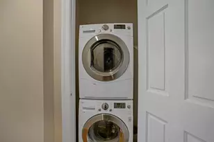 102 Shearwater Ct E, Jersey City, NJ 07305 - Photo 10