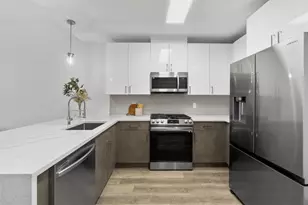 412 Whiton St, Jersey City, NJ 07304 - Photo 2