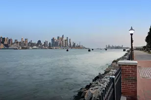 372 Kingston Ct, West New York, NJ 07093 - Photo 24