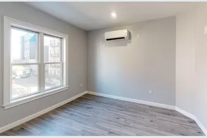 680 Grand St #410, Jersey City, NJ 07304 - Photo 4