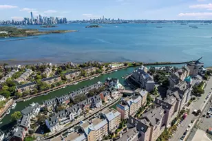 207 Shearwater Ct W, Jersey City, NJ 07305 - Photo 30