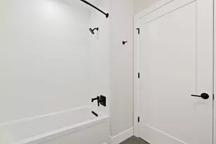 139 Christopher Columbus Dr, Jersey City, NJ 07302 - Photo 8