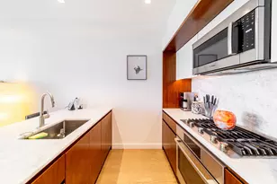 75 Park Ln S, Jersey City, NJ 07310 - Photo 4