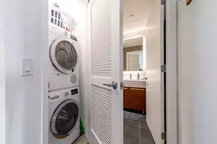 75 Park Ln S, Jersey City, NJ 07310 - Photo 10