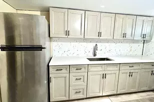 19 Oakdale Rd, Jersey City, NJ 07305 - Photo 12