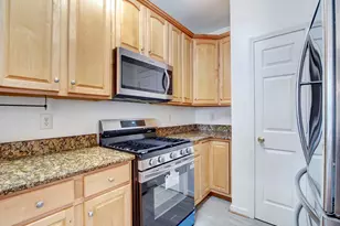 3 Atlas Ct, Jersey City, NJ 07305 - Photo 10