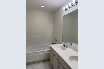 490 Fulton Ct #490, West New York, NJ 07093 - Photo 8