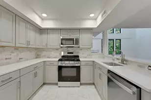 726 Mainsail Ln, Secaucus, NJ 07094 - Photo 16