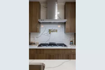 17 Leonard St #2, Jersey City, NJ 07307 - Photo 8