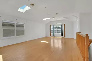 230 71st St, Guttenberg, NJ 07093 - Photo 2