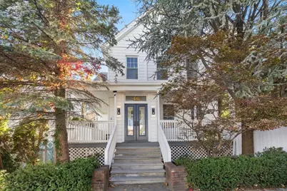 46 Garden Pl, Edgewater, NJ 07020 - Photo 1