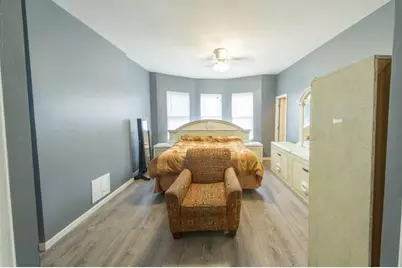 17 Bayside Pl, Jersey City, NJ 07305 - Photo 10