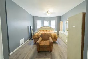 17 Bayside Pl, Jersey City, NJ 07305 - Photo 10