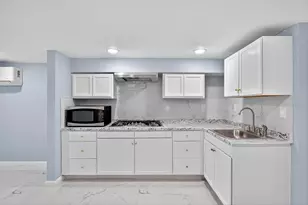 43 Sycamore Rd, Jersey City, NJ 07305 - Photo 2