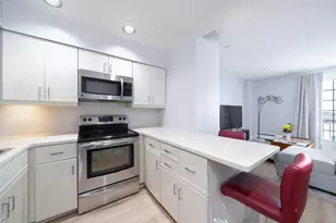 100 Shearwater Ct E, Jersey City, NJ 07305 - Photo 2