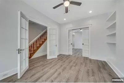 425 Hancock Pl, Fairview, NJ 07022 - Photo 4