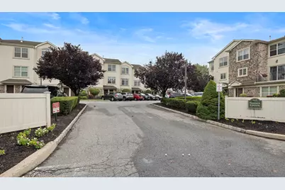 1625 Paterson Plank Rd #9, Secaucus, NJ 07094 - Photo 1
