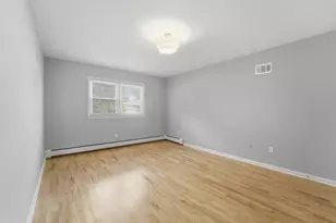 21 Lincoln Pkwy, Bayonne, NJ 07002 - Photo 10