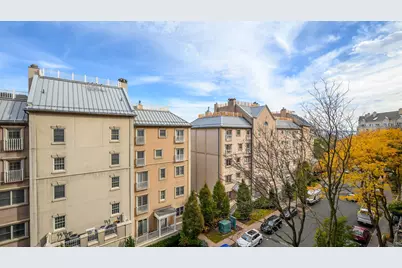 207 Shearwater Ct West #54, Jersey City, NJ 07305 - Photo 32