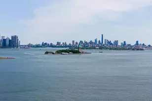 207 Shearwater Ct W, Jersey City, NJ 07305 - Photo 28