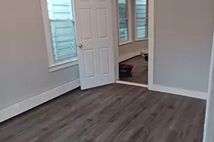 35 Orient Ave, Jersey City, NJ 07305 - Photo 8