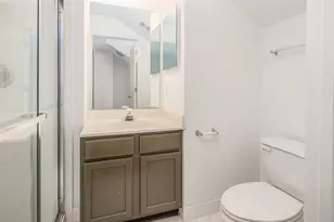 454 Albany Ct, West New York, NJ 07093 - Photo 16