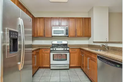 15 Freedom Way #106, Jersey City, NJ 07305 - Photo 4