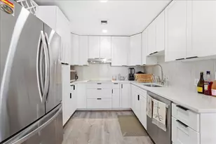 101 Shearwater Ct E, Jersey City, NJ 07305 - Photo 10