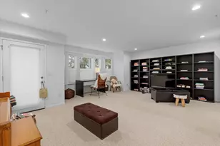 27 Creekside Ct, Secaucus, NJ 07094 - Photo 32