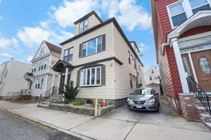 154 W 33rd St, Bayonne, NJ 07002 - Photo 2