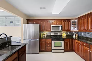 22 Marina Dr, Bayonne, NJ 07002 - Photo 10